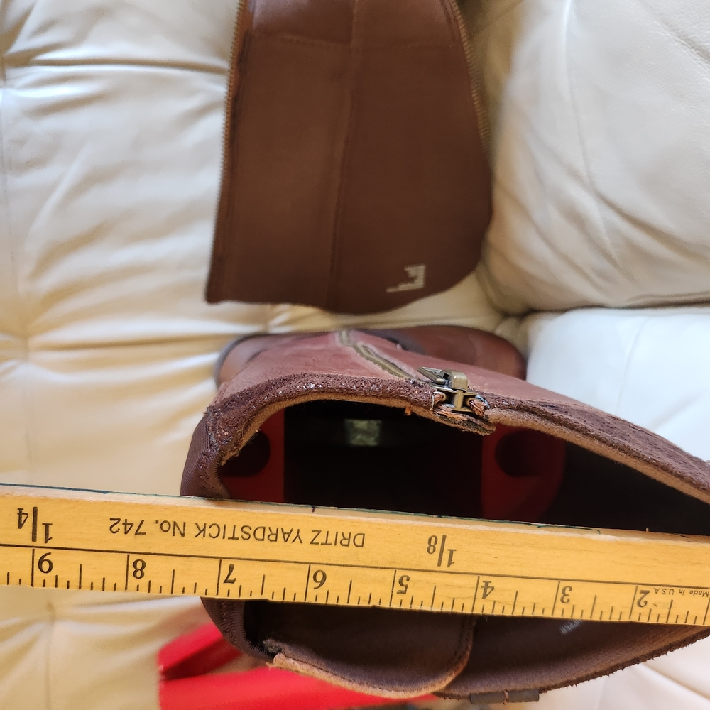 Earth Origins Leather in Rich Brown and Soft Tan Trimmed In Dark Brown Suede. - Picture 6 of 8
